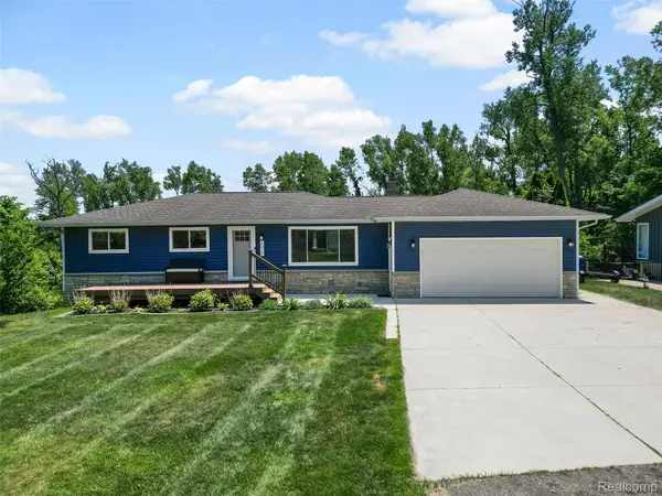 5015 Coshocton Drive, Waterford, MI 48327