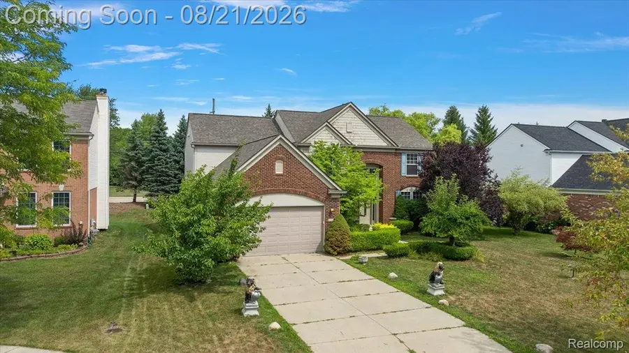 34827 Fontana Drive, Sterling Heights, MI 48312 - #2