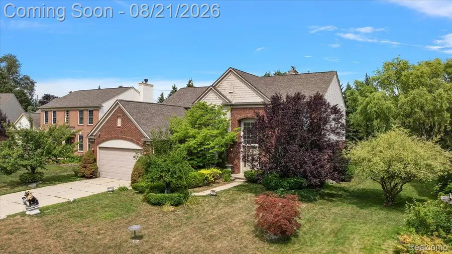 34827 Fontana Drive, Sterling Heights, MI 48312 - #3