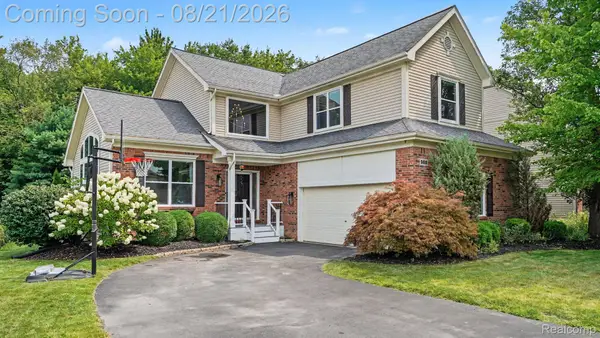 388 Lakeshore Pointe Drive, Howell, MI 48843