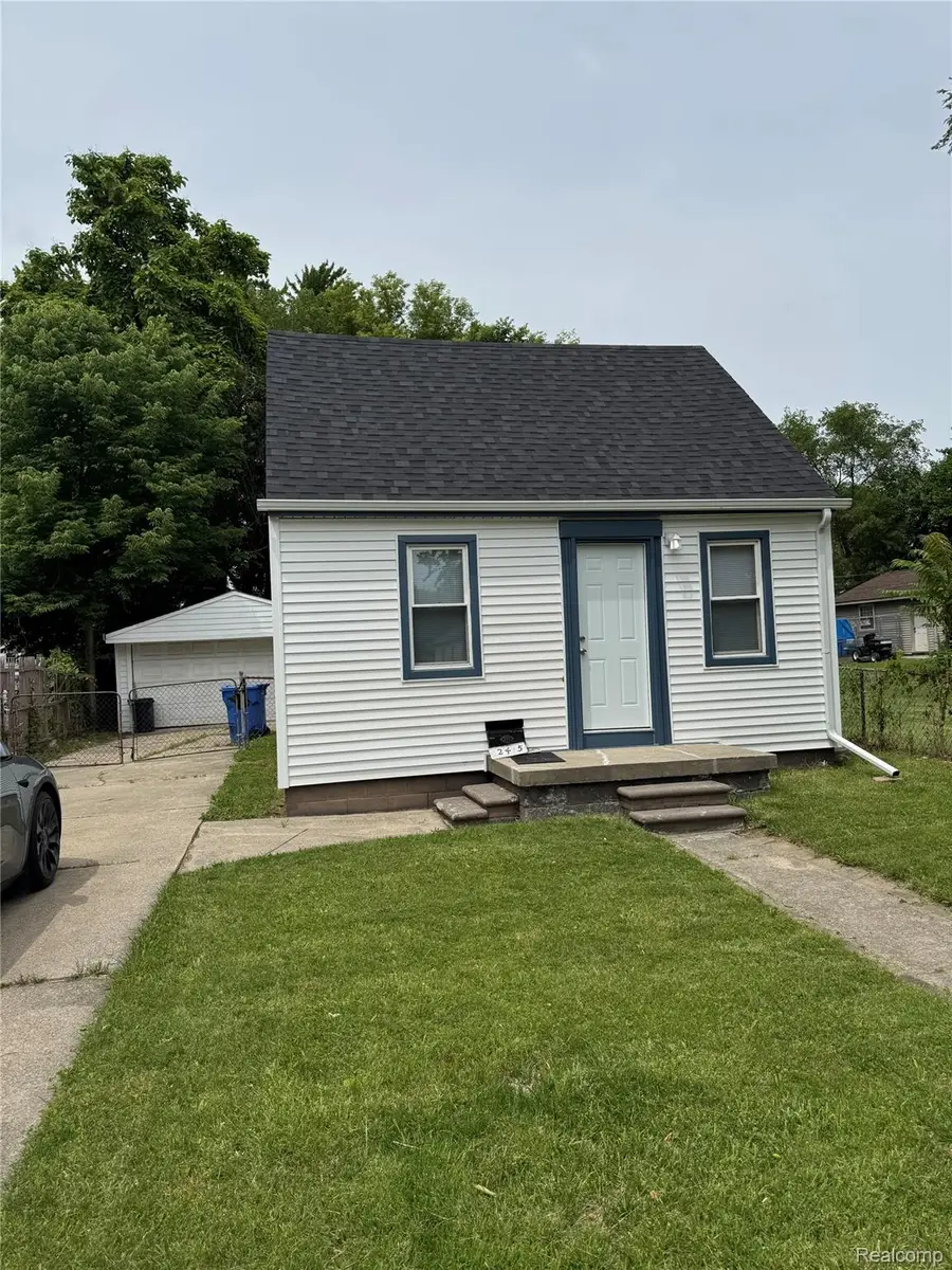 12415 Vernon Avenue, Warren, MI 48089 - #2