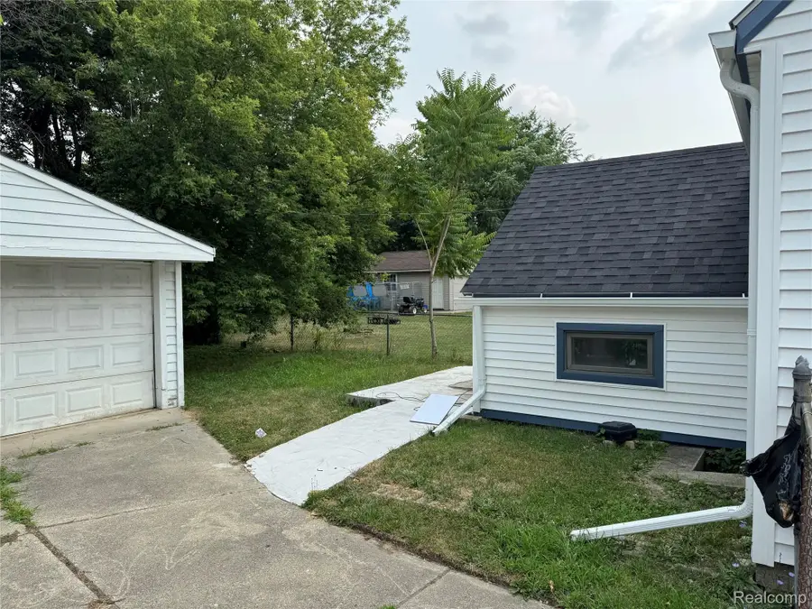 12415 Vernon Avenue, Warren, MI 48089 - #3