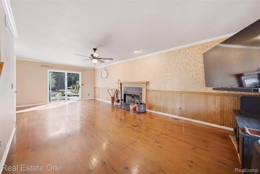242 Darvale Drive, Howell, MI 48843 - #3