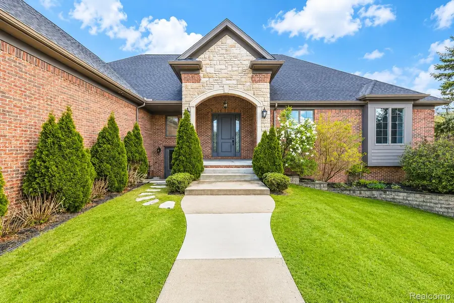 35339 W 13 Mile Road, Farmington Hills, MI 48331 - #3