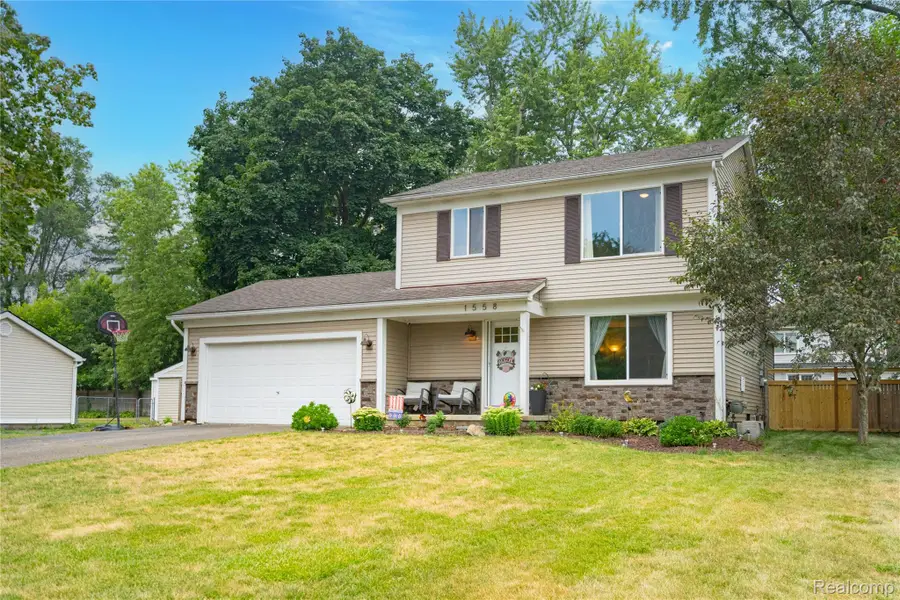 1558 Maddox Street, West Bloomfield, MI 48324 - #3