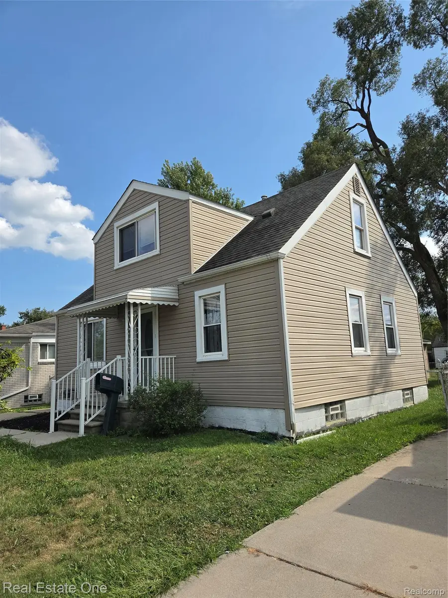 23140 Socia Street, Saint Clair Shores, MI 48082 - #3