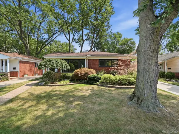 2806 Oliver Road, RoyalOak, MI 48073