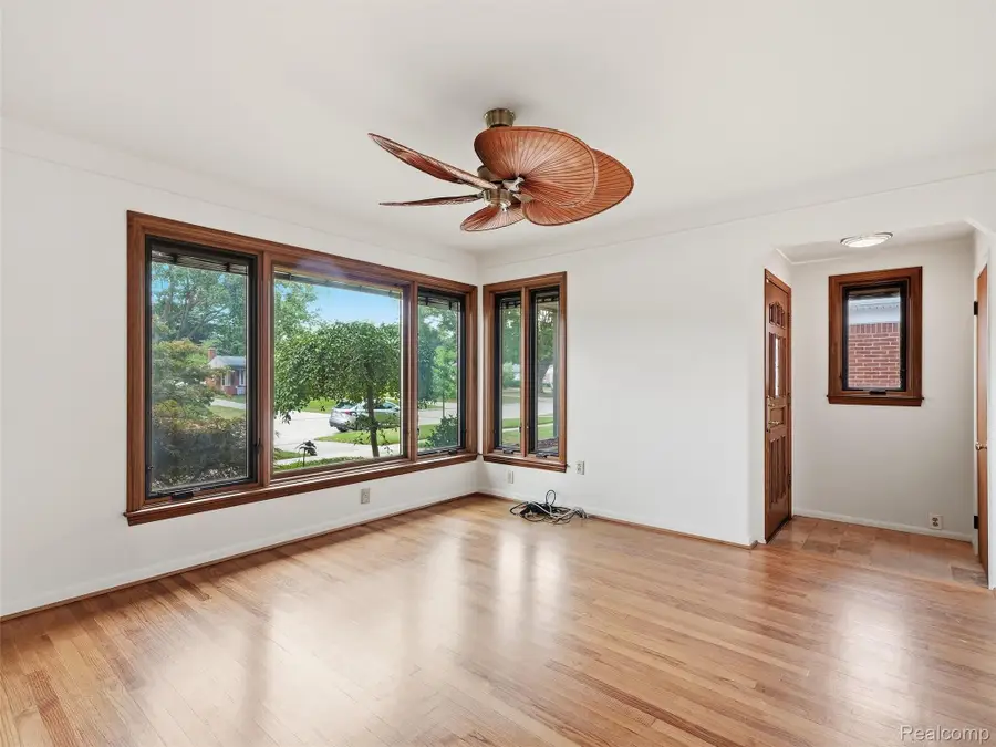 2806 Oliver Road, Royal Oak, MI 48073 - #3