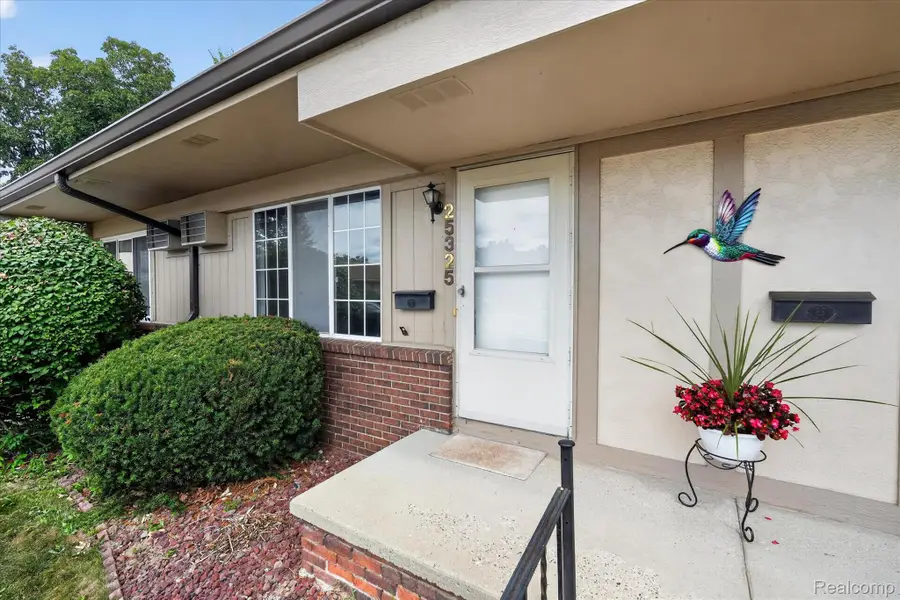 25325 Potomac Drive #3, South Lyon, MI 48178 - #3
