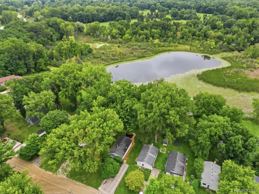 11954 Maxfield Boulevard, Hartland, MI 48353 - #2