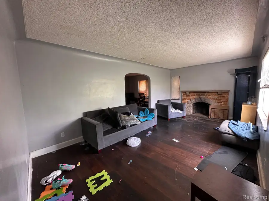 15821 Ferguson Street, Detroit, MI 48227 - #3