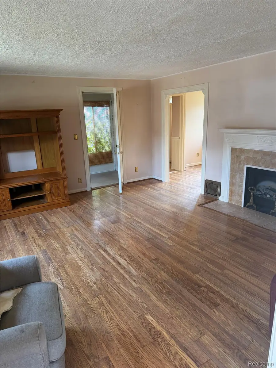 22121 Francis Street, Dearborn, MI 48124 - #2