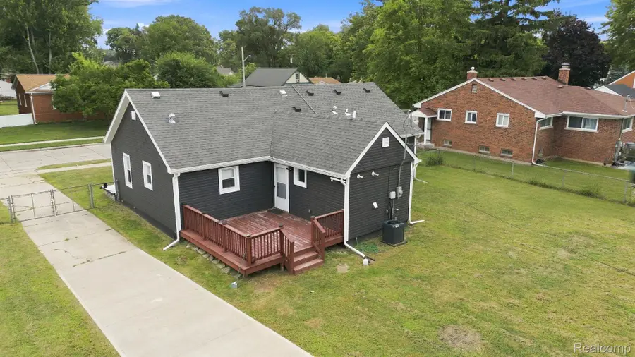 25511 Dartmouth Street, Dearborn Heights, MI 48125 - #3