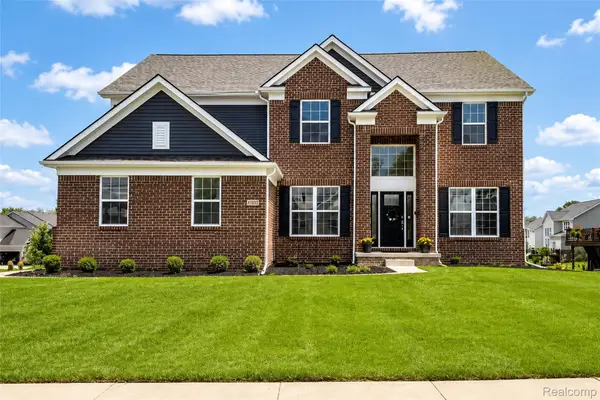 4146 Newgard Drive, LakeOrion, MI 48359