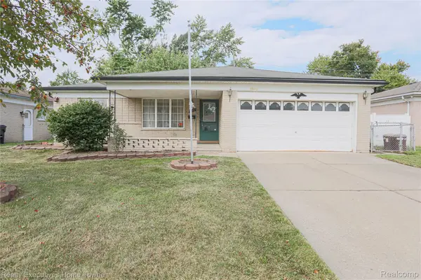 33861 Clifton Drive, SterlingHeights, MI 48310