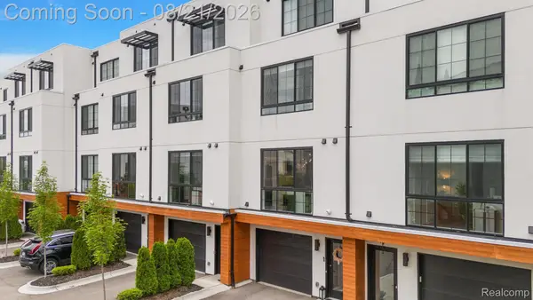 533 E Harrison Avenue #9, RoyalOak, MI 48067