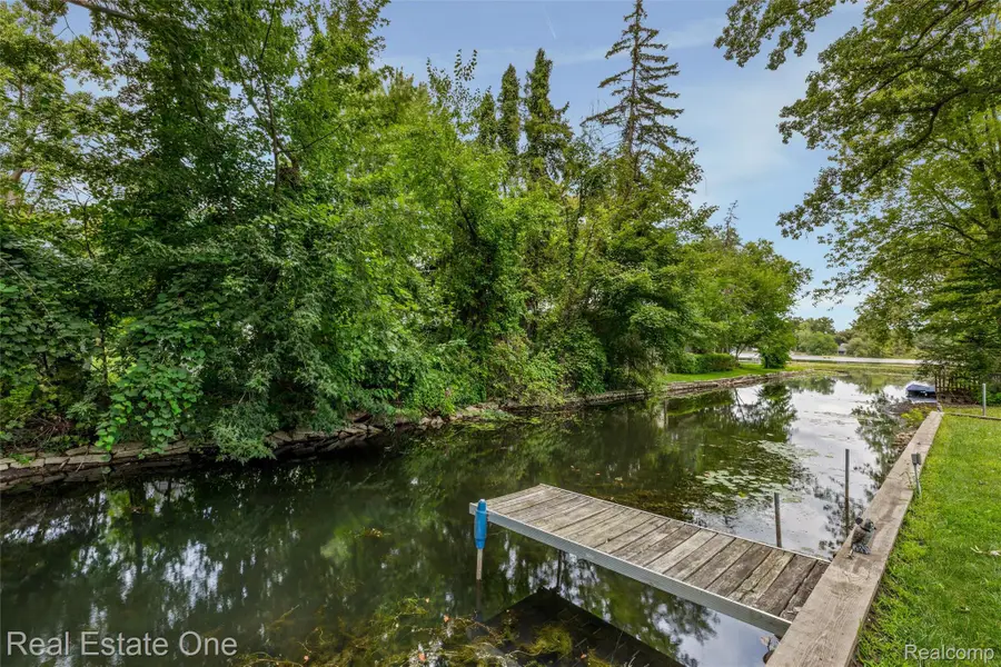 2000 Nacona, Commerce Township, MI 48382 - #2