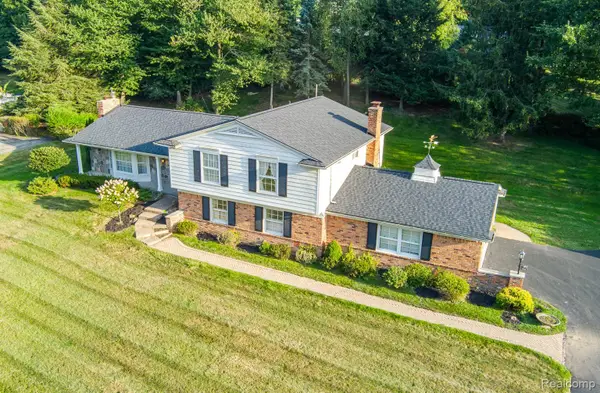 4744 Brafferton Drive, BloomfieldHills, MI 48302