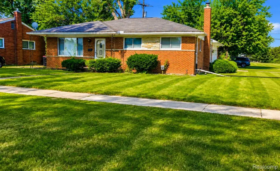 25055 Pierce Street, Southfield, MI 48075 - #2