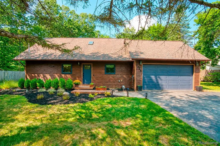 8845 River Valley Road, Brighton, MI 48116 - #2