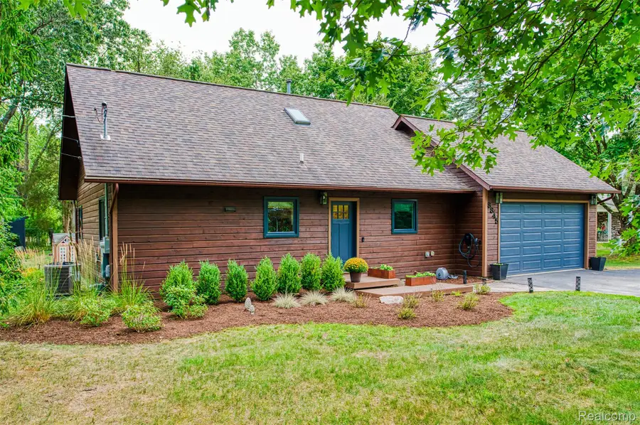 8845 River Valley Road, Brighton, MI 48116 - #3