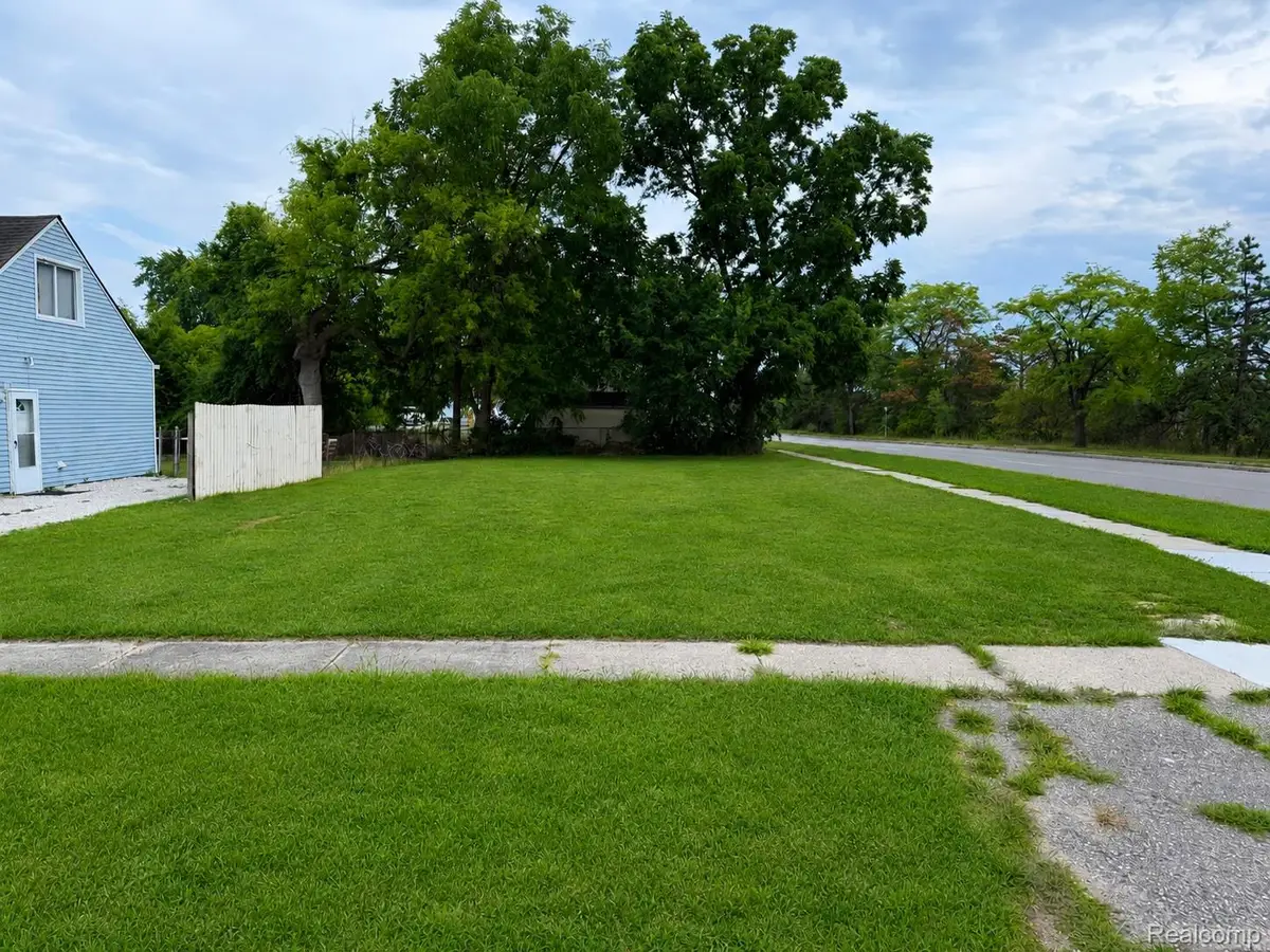1312 James Street, Burton, MI 48529 - #1