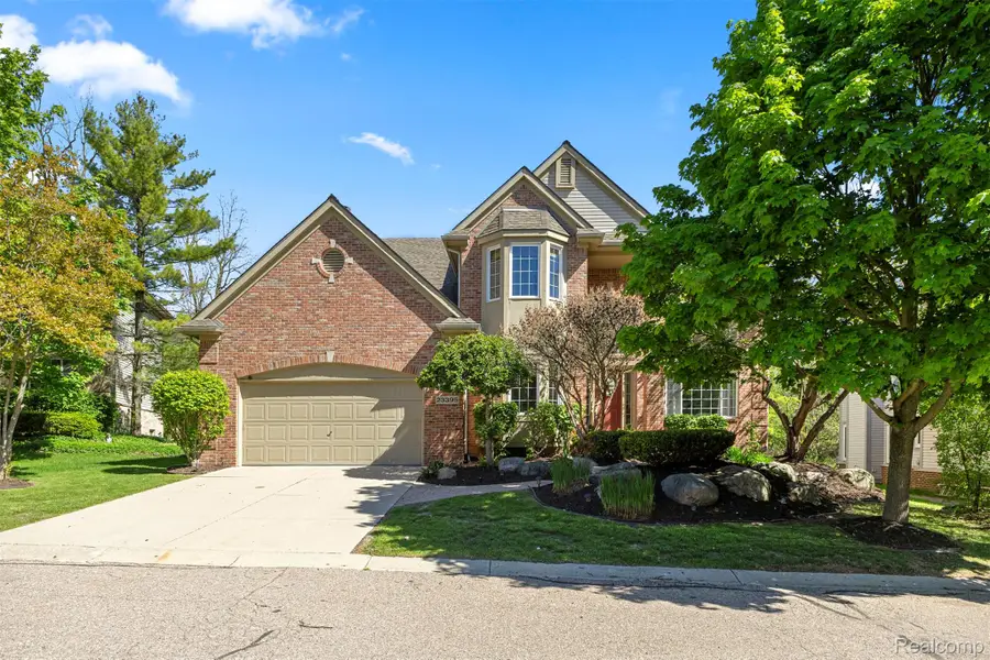 23395 Mission Lane, Farmington, MI 48335 - #3