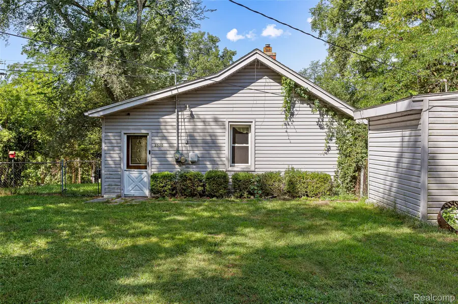 2550 Loon Lake Road, Wixom, MI 48393 - #2