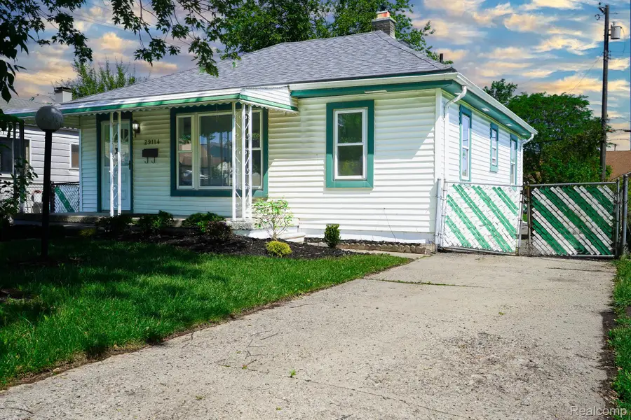 29114 Richard Street, Westland, MI 48186 - #3