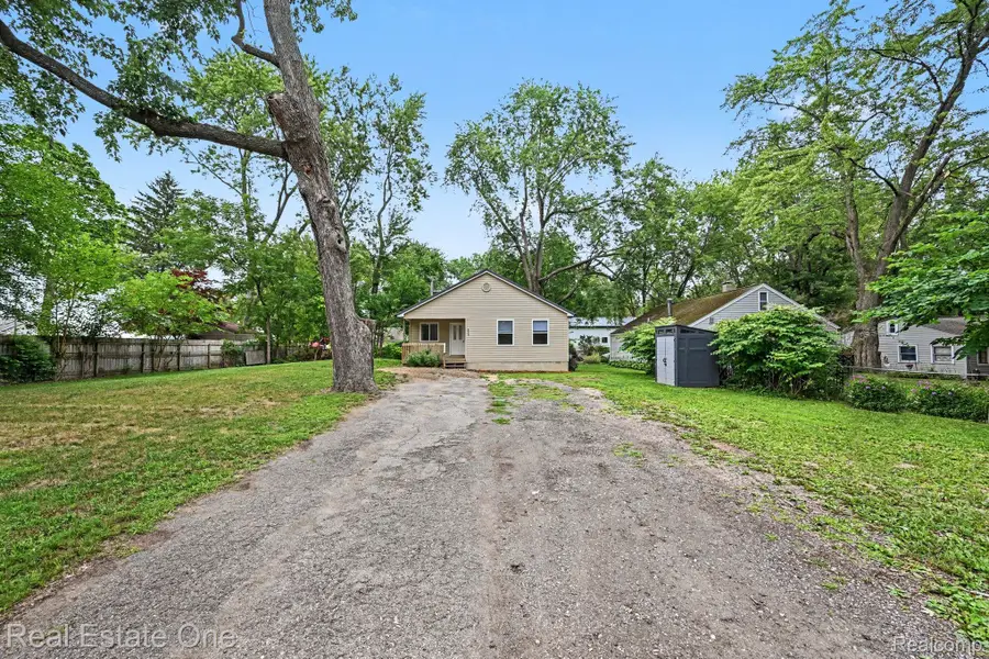 3630 Highland Boulevard, Highland, MI 48356 - #3