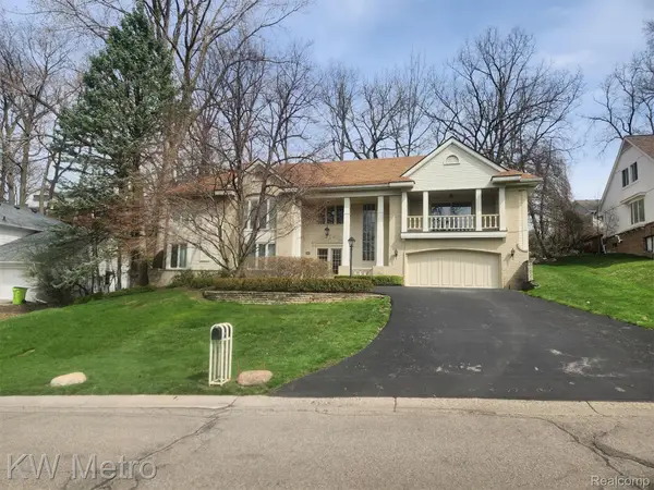 3086 Bloomfield Park Drive, WestBloomfield, MI 48323