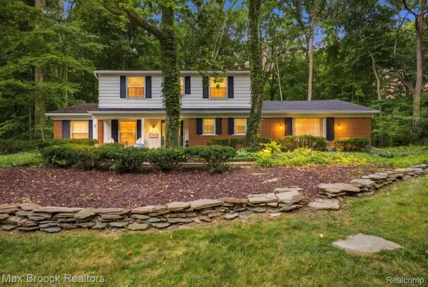 9359 Ivanhoe Drive, Plymouth, MI 48170