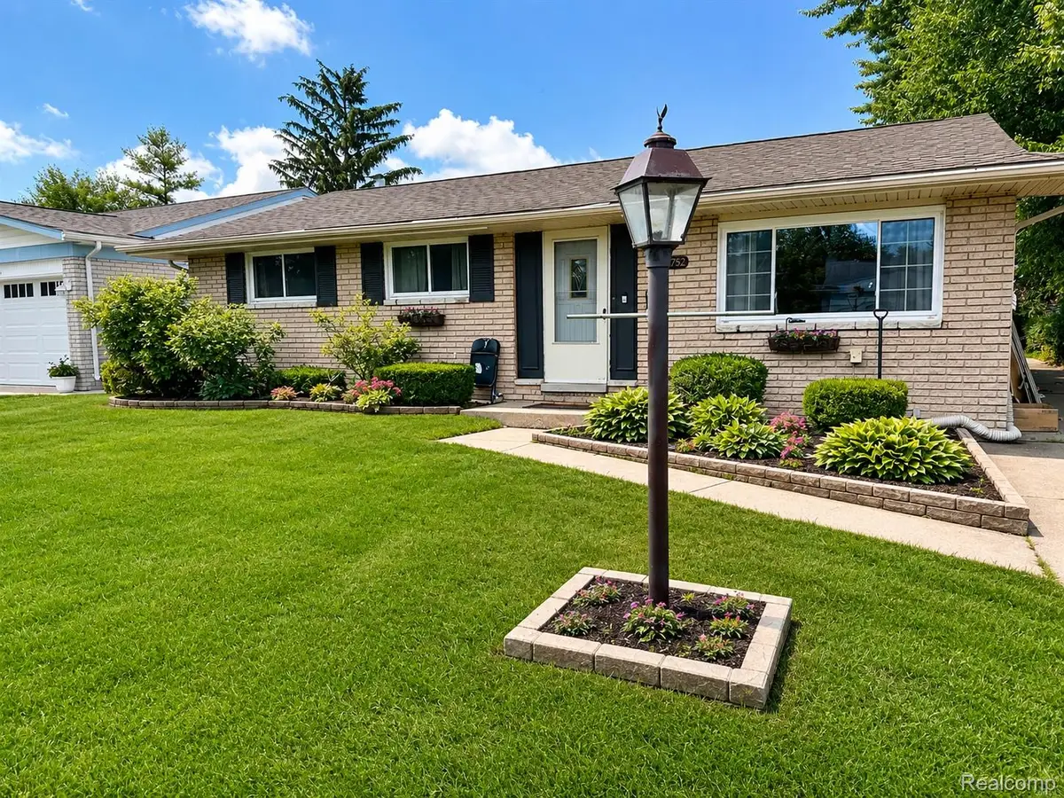 39752 Edmundton Drive, Canton, MI 48187 - #1