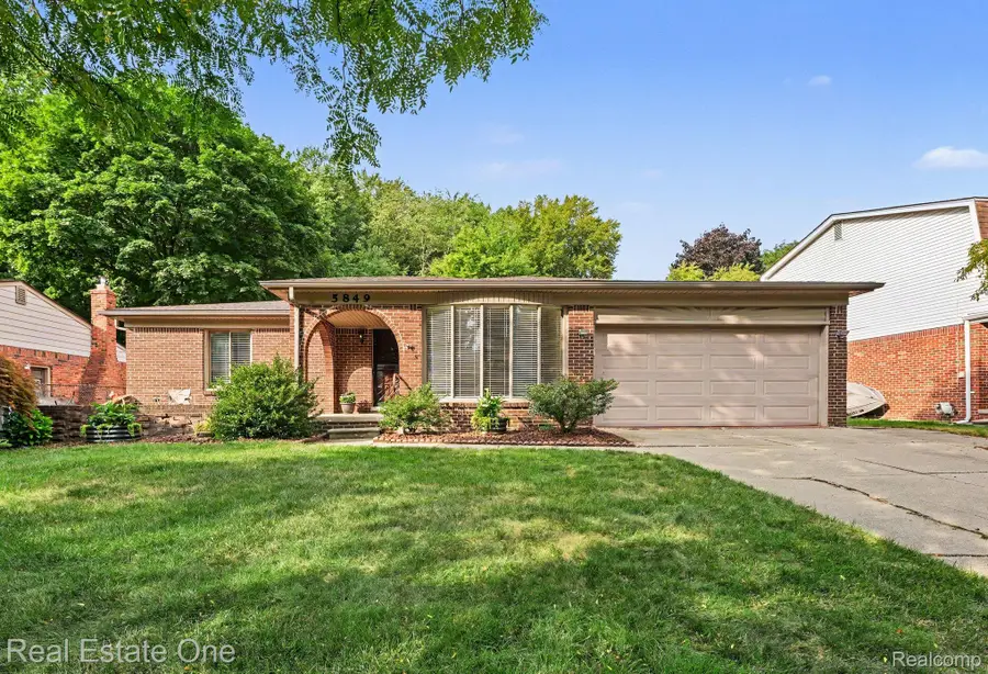 5849 Bingham Drive, Troy, MI 48085 - #2