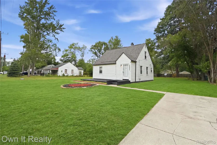 20802 Midway Avenue, Southfield, MI 48075 - #2