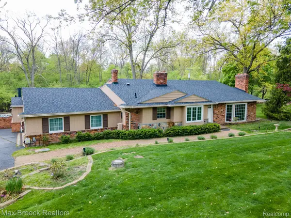 25461 Tweed Drive, Franklin, MI 48025