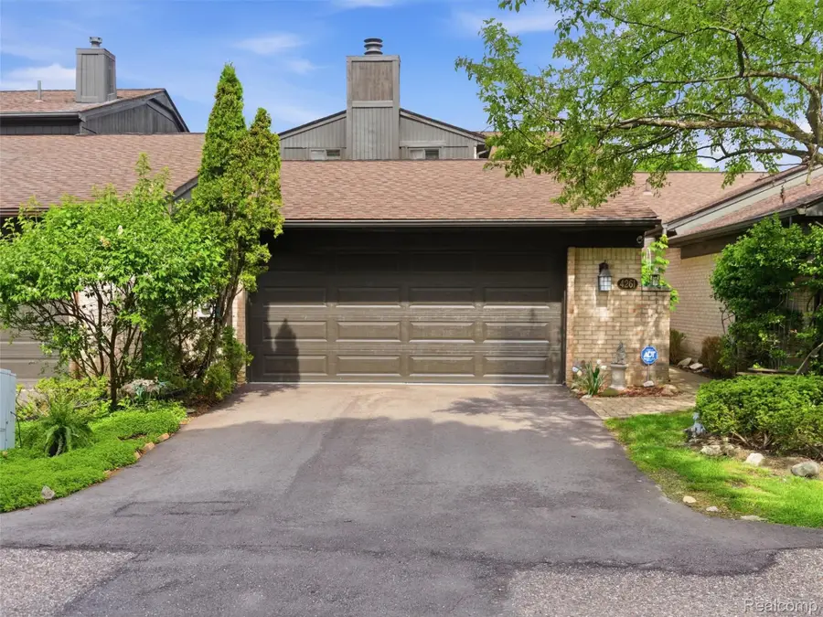 4261 Wabeek Lake Drive S, Bloomfield Hills, MI 48302 - #2