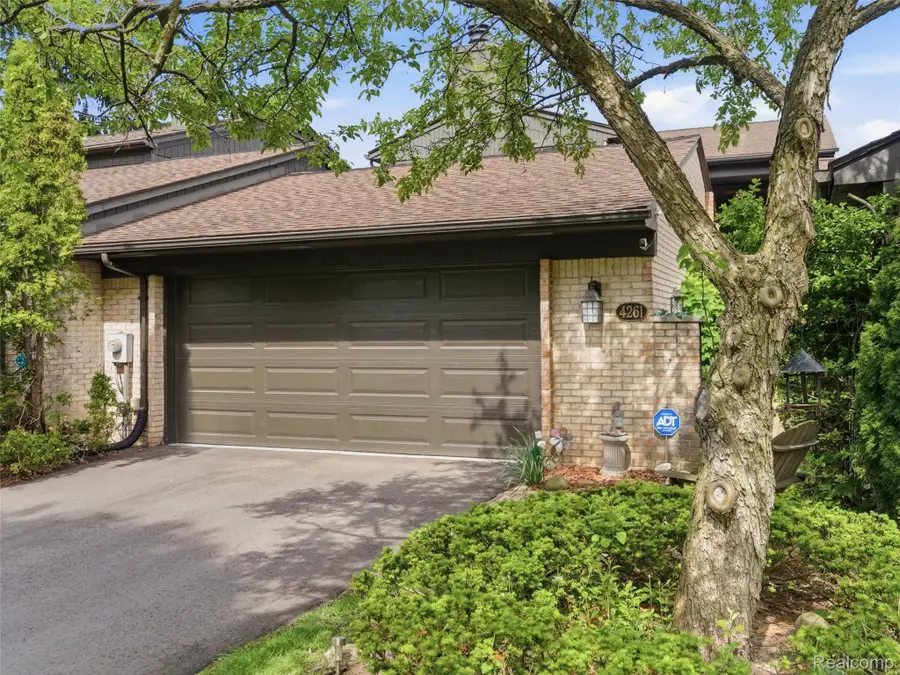 4261 Wabeek Lake Drive S, Bloomfield Hills, MI 48302 - #3