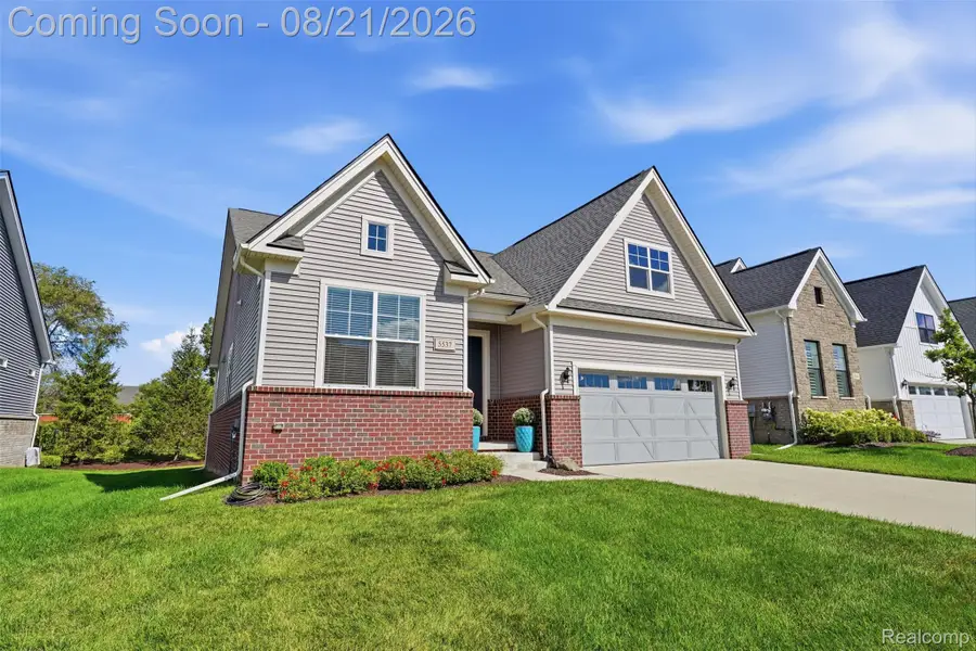 5537 Helmsdale Boulevard, West Bloomfield, MI 48322 - #3