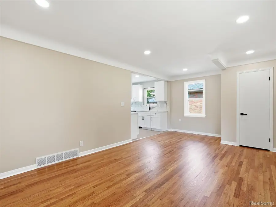 22628 Oconnor Street, Saint Clair Shores, MI 48080 - #3