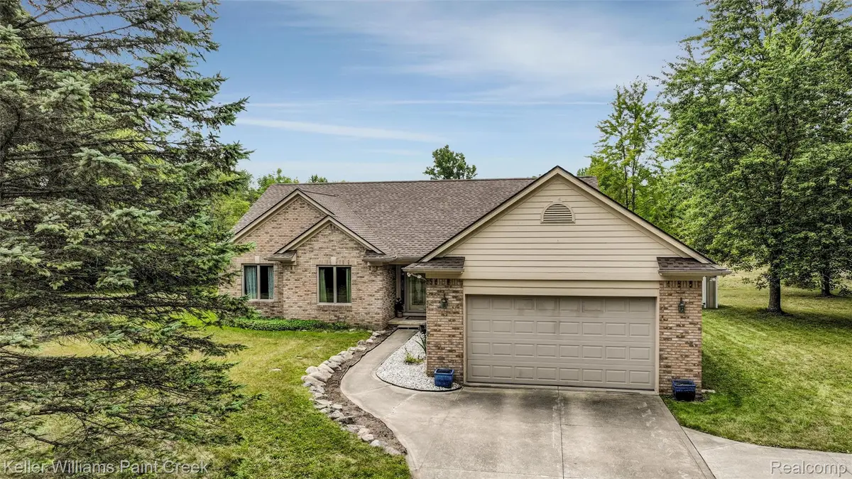 210 Mayfield, Leonard, MI 48367 - #1