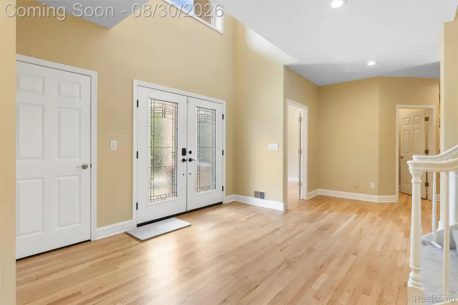 5593 Warrenshire Drive, West Bloomfield, MI 48322 - #2