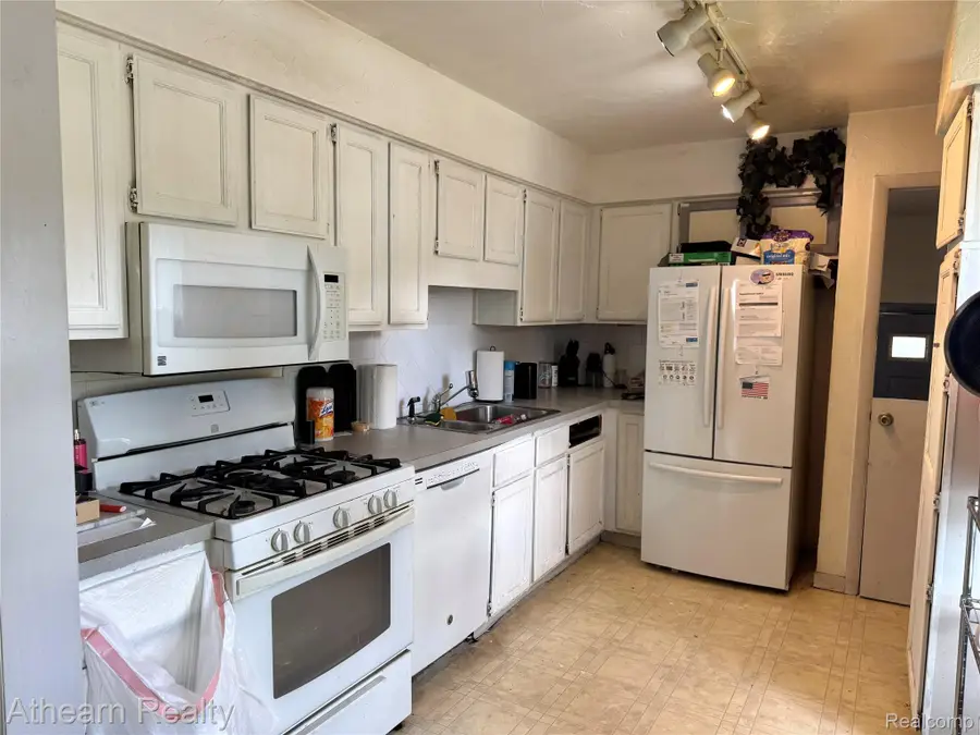 3935 Larchmont Street, Flint, MI 48532 - #3
