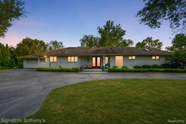 4701 W Maple Road, BloomfieldHills, MI 48301