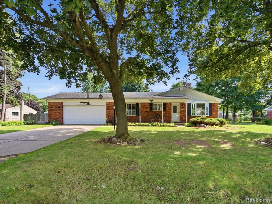 6271 Peach Drive, Clarkston, MI 48346 - #2