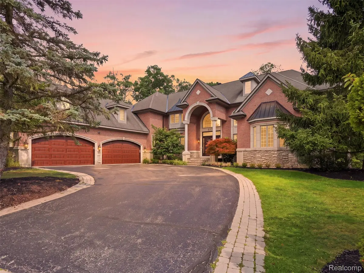 6933 Kirkbridge Hill, West Bloomfield, MI 48322 - #1