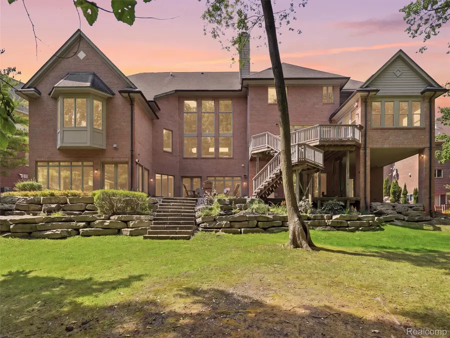 6933 Kirkbridge Hill, West Bloomfield, MI 48322 - #2