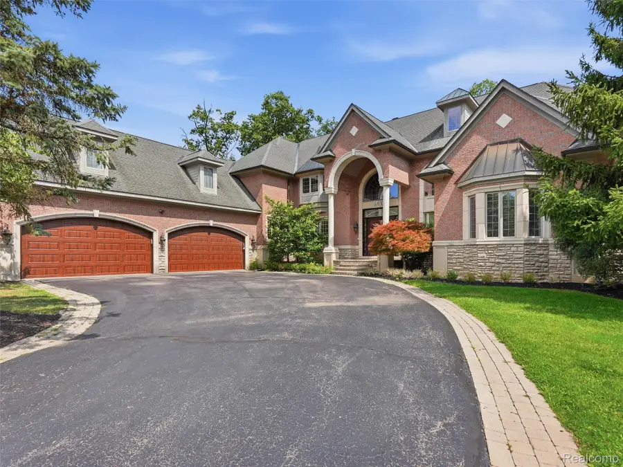 6933 Kirkbridge Hill, West Bloomfield, MI 48322 - #3