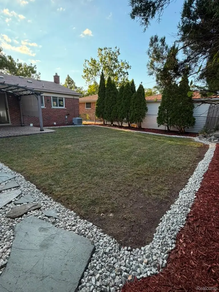 6336 Cambourne Road, Dearborn Heights, MI 48127 - #3