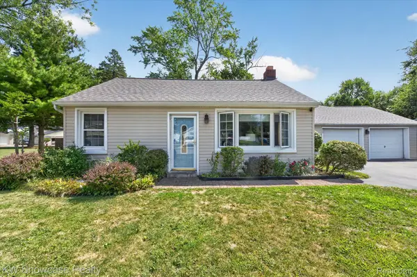 923 Sarena Avenue, Waterford, MI 48327